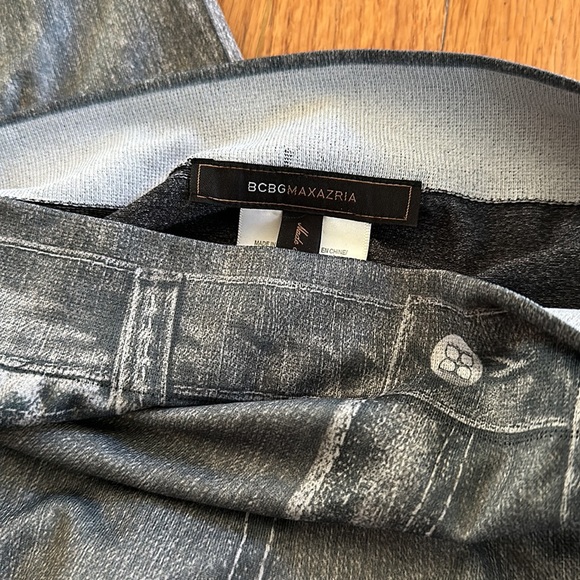 New Bcbgmaxazria Leggings s/M w stretch NWT - Picture 3 of 3